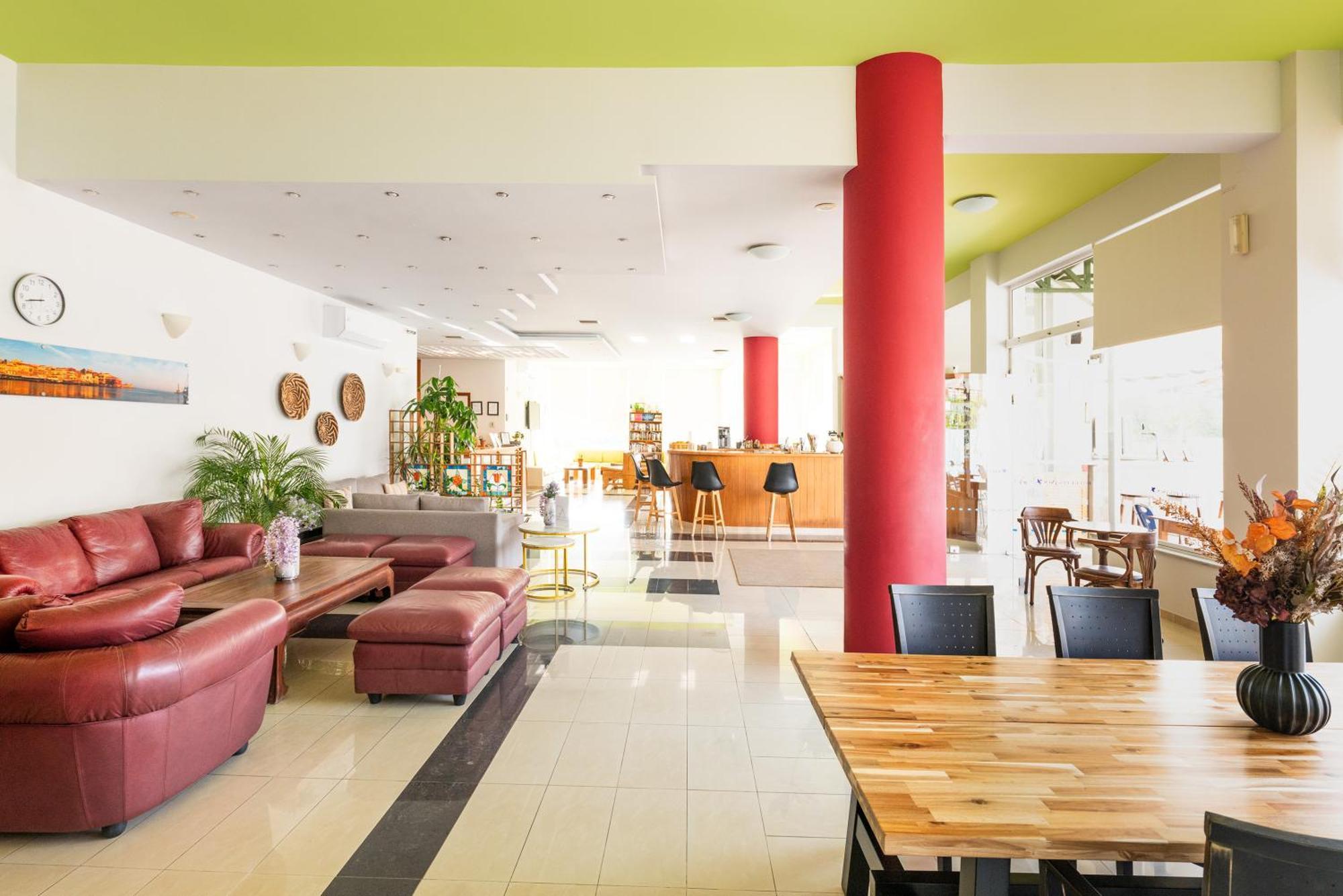 Pegasus Hotel Stalós Екстериор снимка