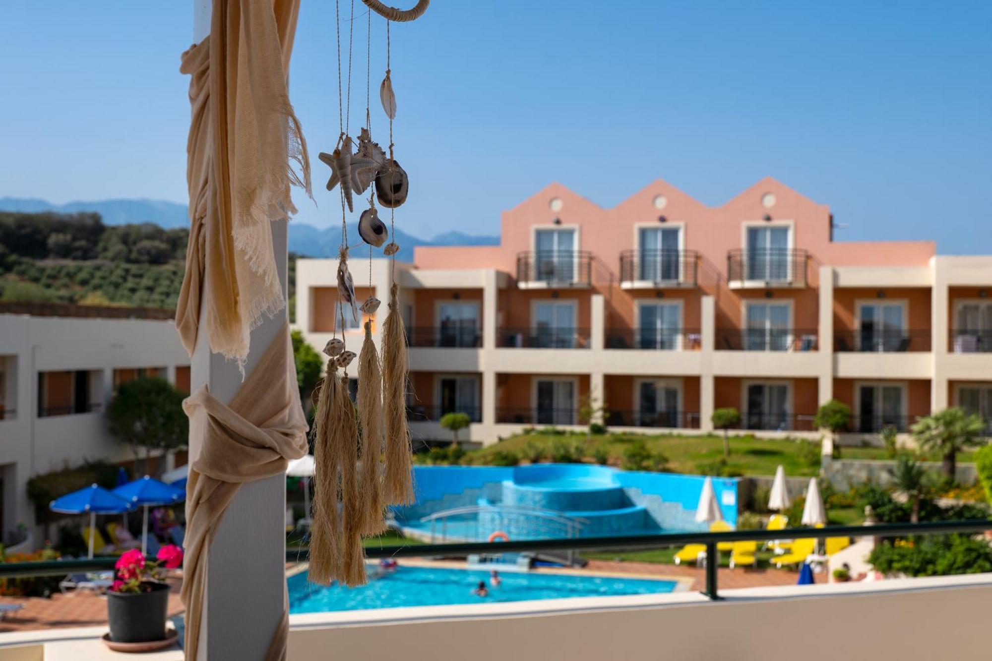 Pegasus Hotel Stalós Екстериор снимка